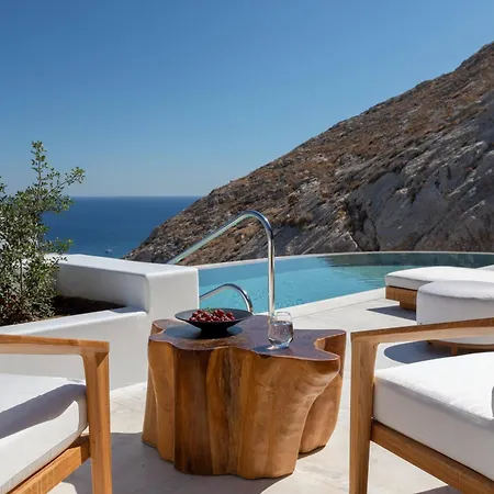 Sandblu Kamari (Santorini)